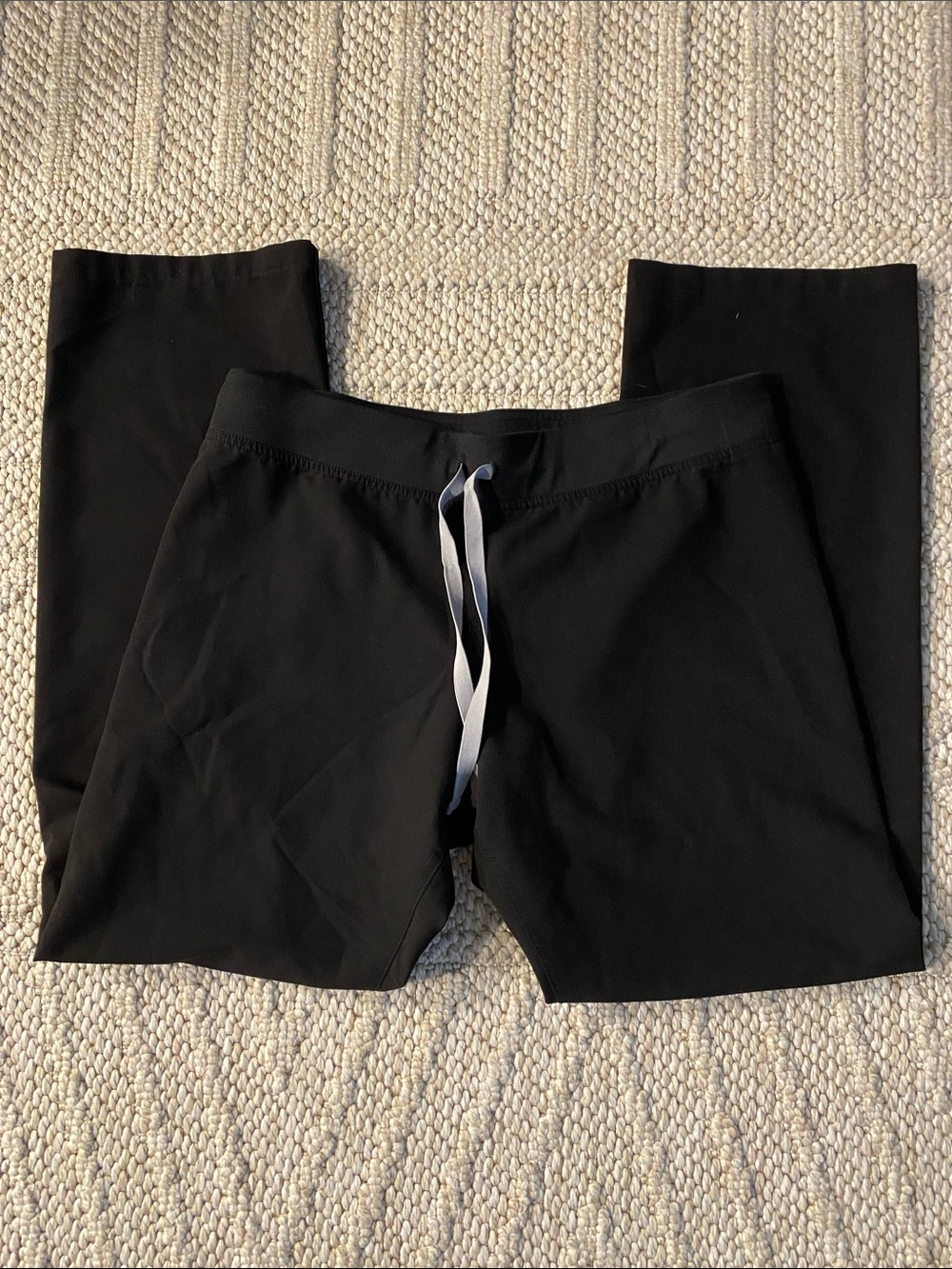 FIGS Black Livingston scrub Pants with Drawstring size medium